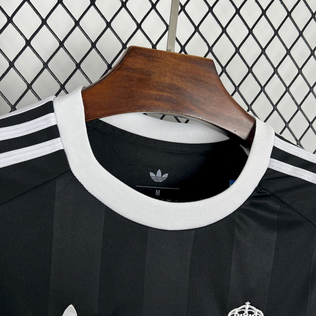Camiseta Real Madrid Arquero Negra 25/26 - Versión Fan