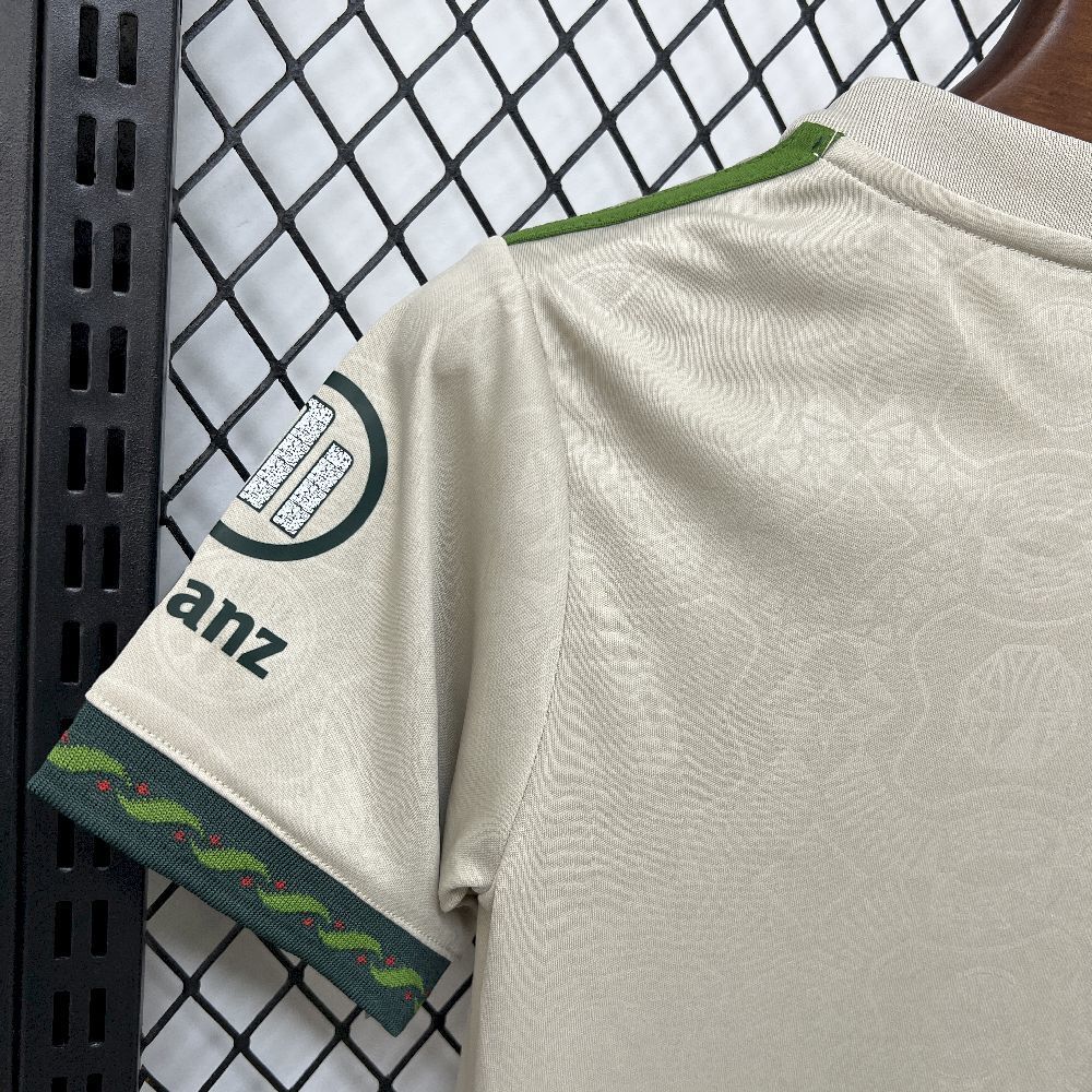 Kit Niño Bayern Múnich Oktoberfest 25/26