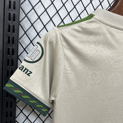 Kit Niño Bayern Múnich Oktoberfest 25/26