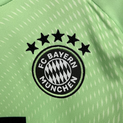 Kit Niño Bayern Múnich Portero Verde 25/26