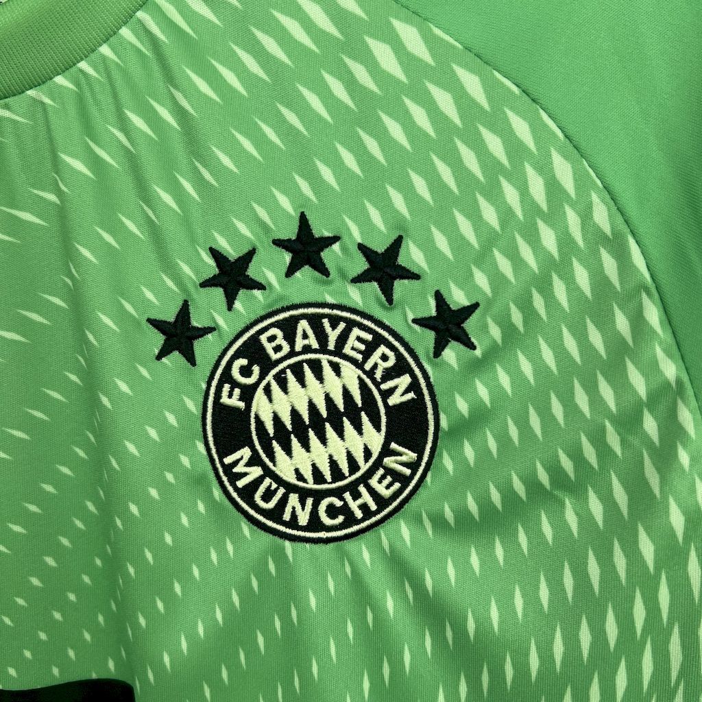 Kit Niño Bayern Múnich Portero Verde 25/26