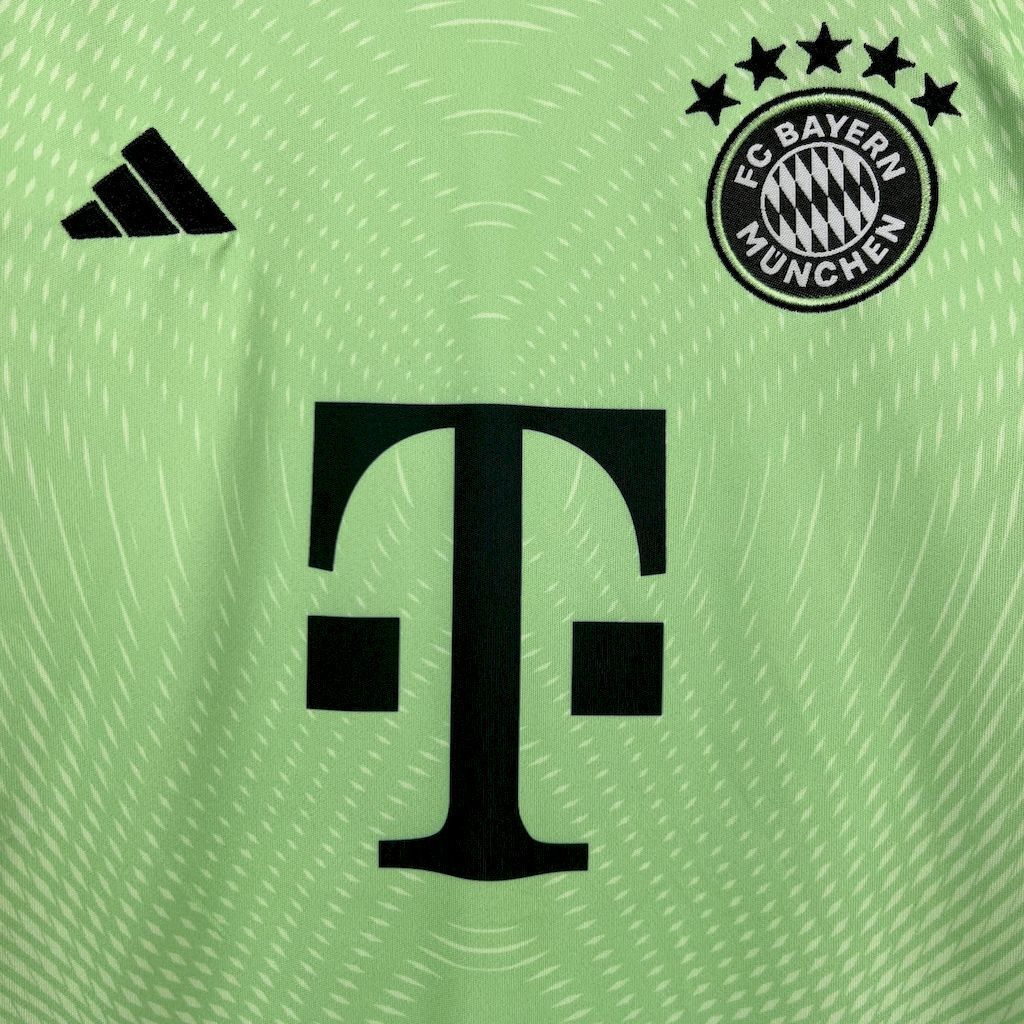 Kit Niño Bayern Múnich Portero Verde 25/26
