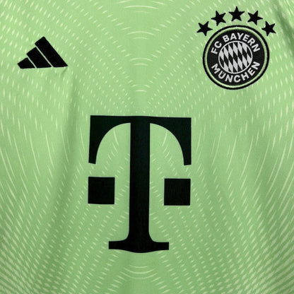 Kit Niño Bayern Múnich Portero Verde 25/26