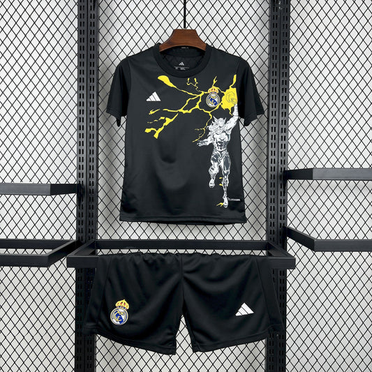Kit Niño Real Madrid Marvel Negra 25/26