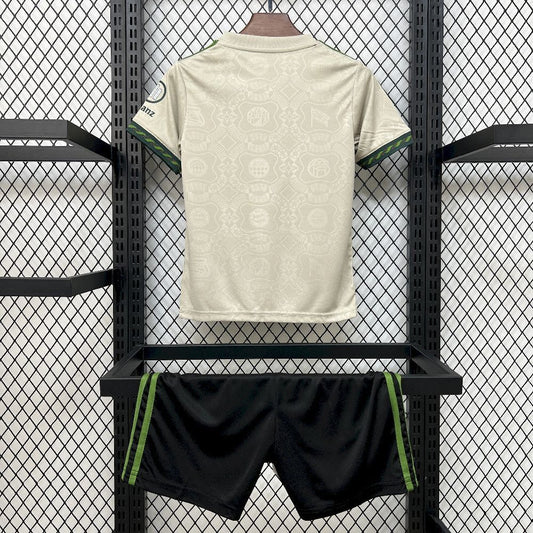 Kit Niño Bayern Múnich Oktoberfest 25/26