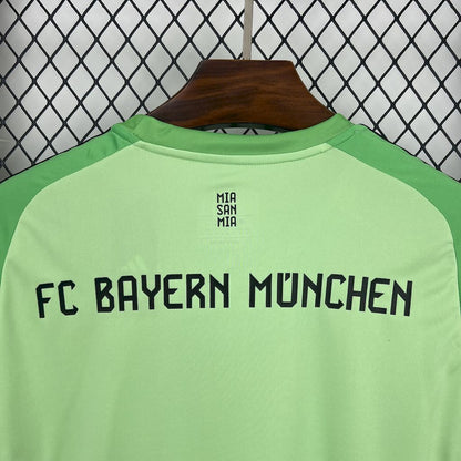 Kit Niño Bayern Múnich Portero Verde 25/26