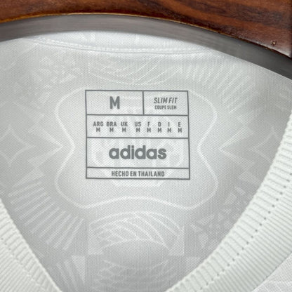 Camiseta Bayern Múnich 125 Años Blanca - Versión Fan