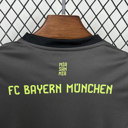 Kit Niño Bayern Múnich Portero Negro 25/26
