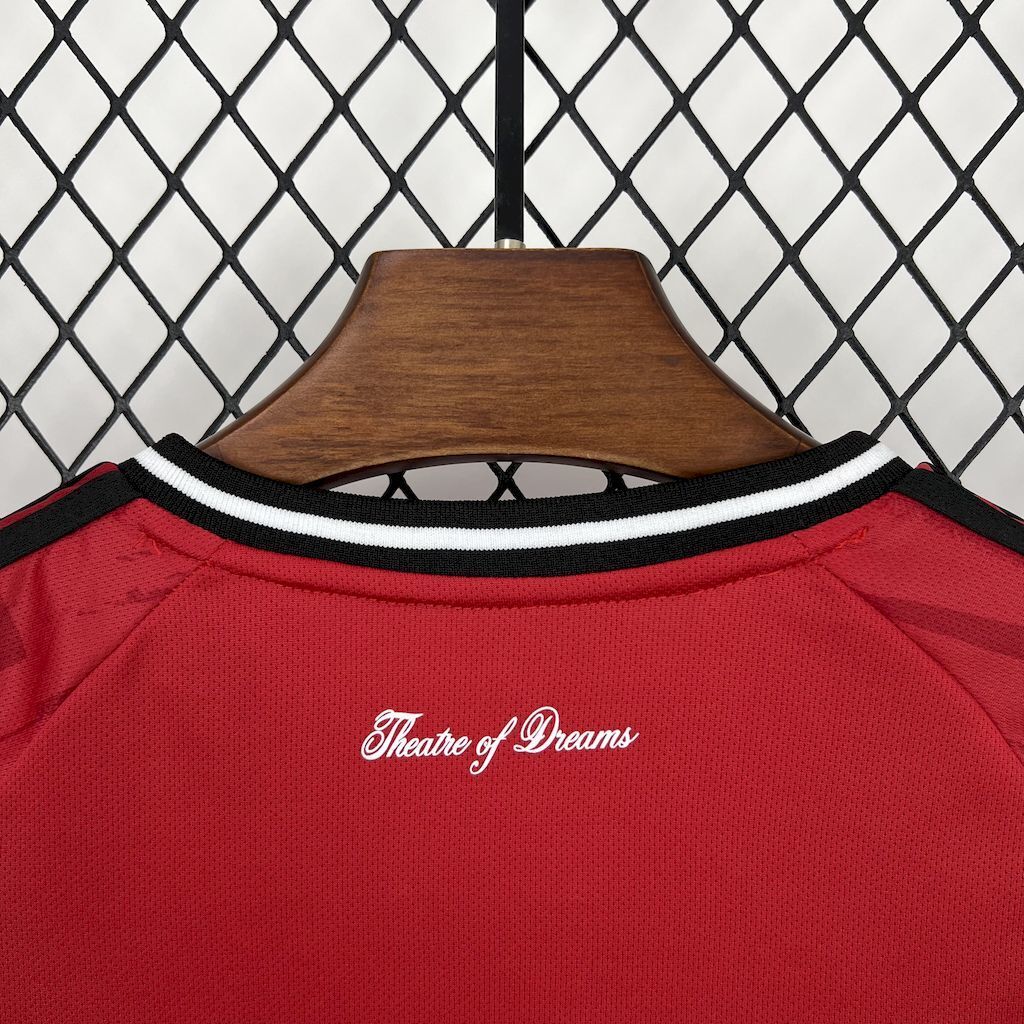 Kit Niño Manchester United Local 25/26