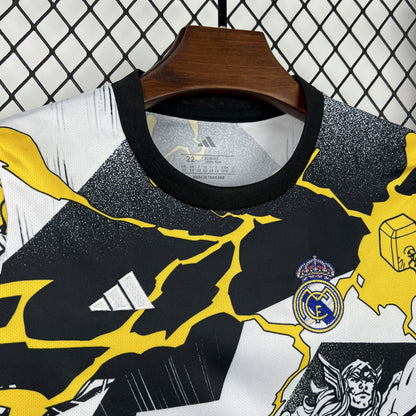 Kit Niño Real Madrid Marvel Blanca 25/26