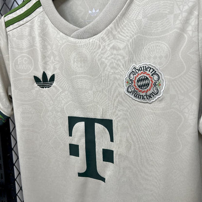 Kit Niño Bayern Múnich Oktoberfest 25/26