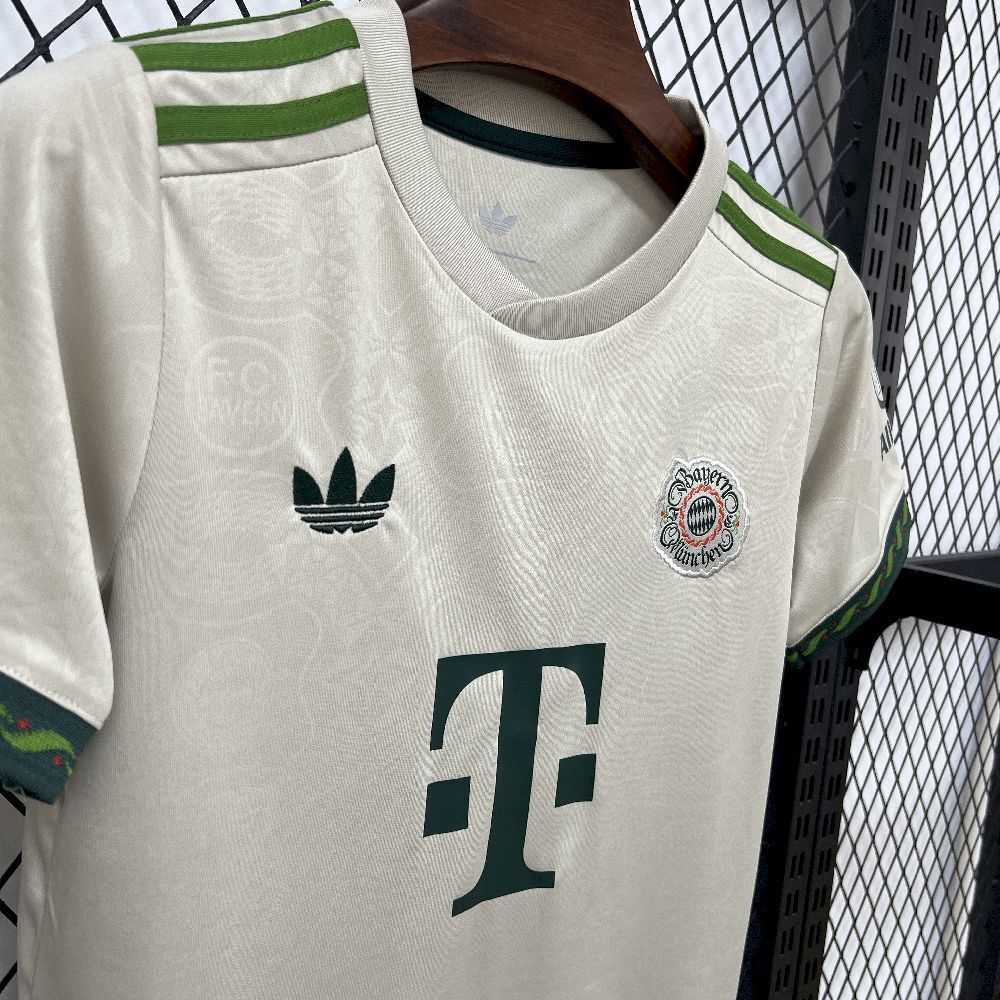 Kit Niño Bayern Múnich Oktoberfest 25/26