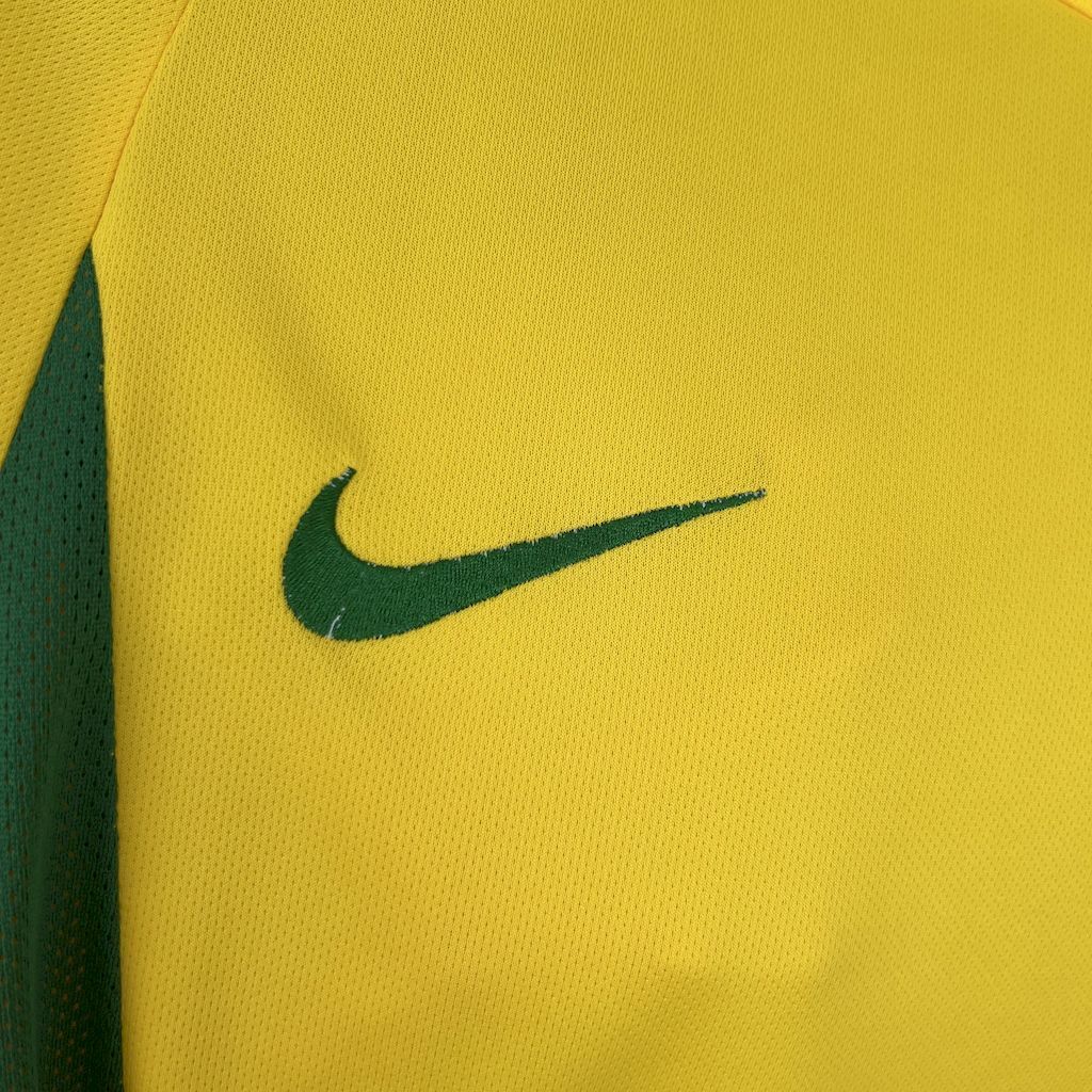 Camiseta Retro Brasil Local 2002
