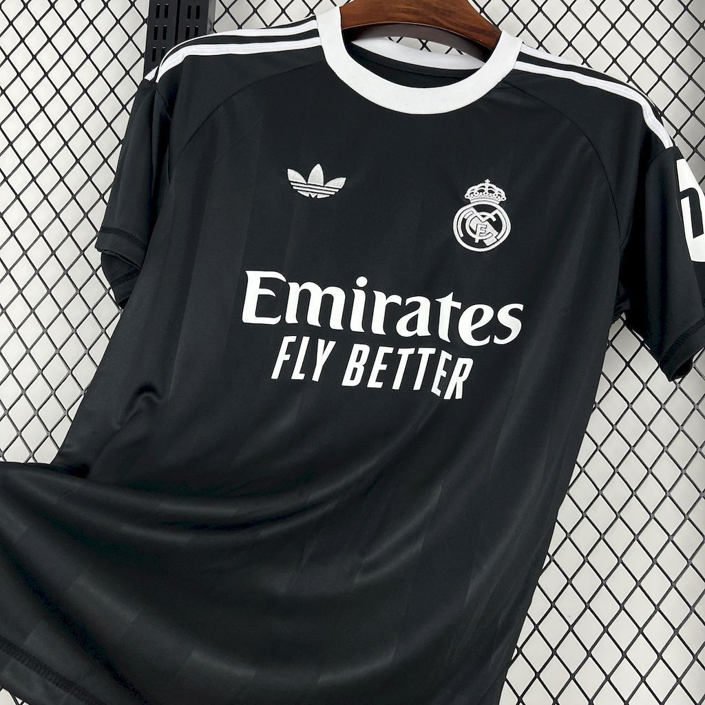 Camiseta Real Madrid Arquero Negra 25/26 - Versión Fan
