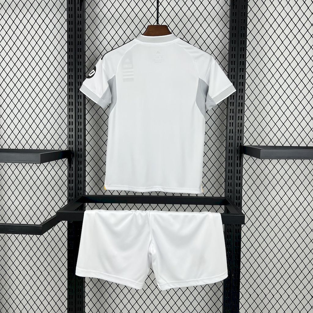 Kit Niño Real Madrid Local 25/26