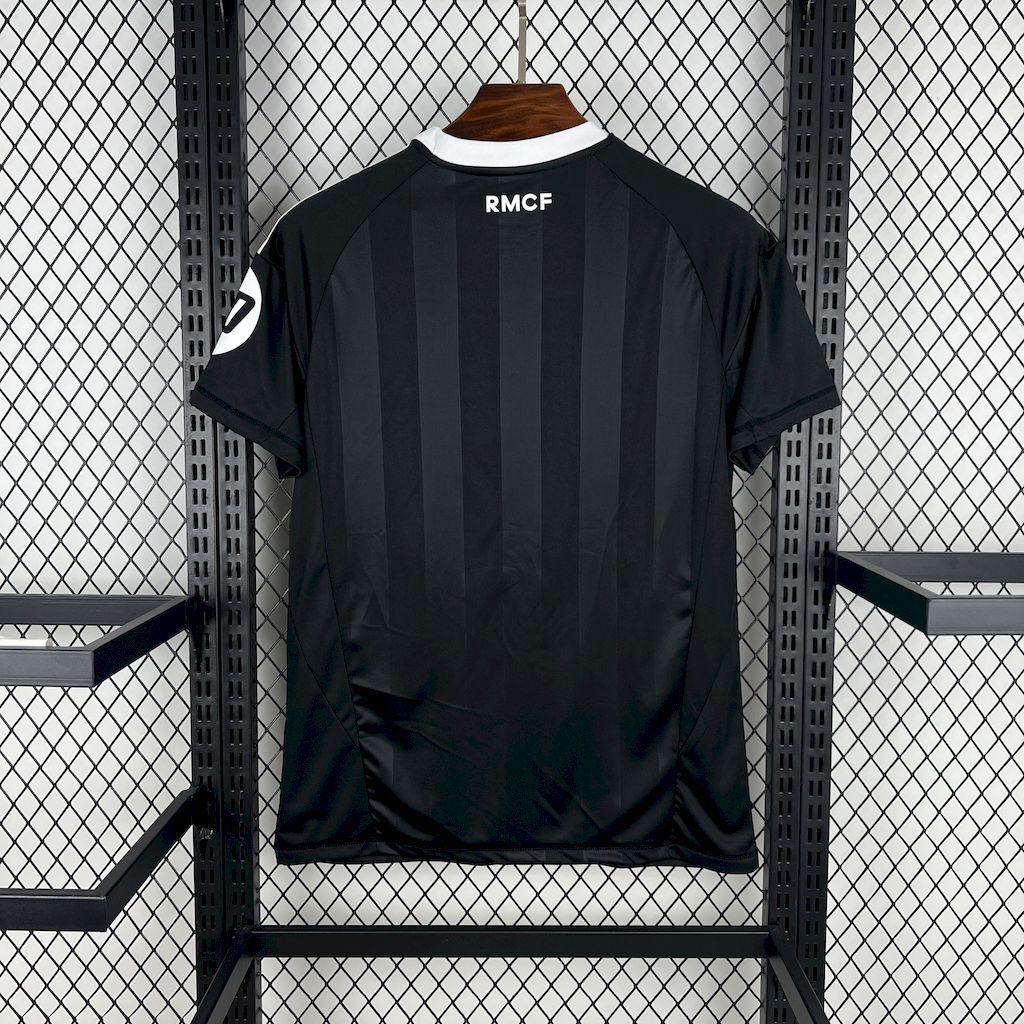 Camiseta Real Madrid Arquero Negra 25/26 - Versión Fan