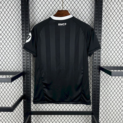 Camiseta Real Madrid Arquero Negra 25/26 - Versión Fan