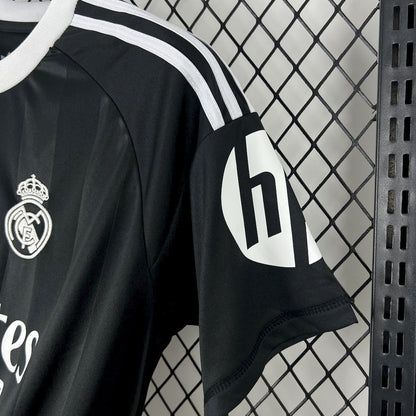 Camiseta Real Madrid Arquero Negra 25/26 - Versión Fan
