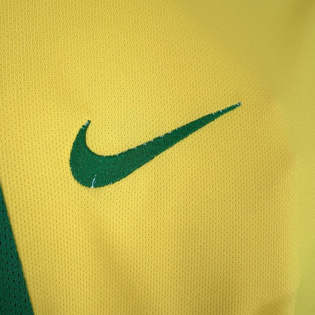 Camiseta Retro Brasil Local 2002