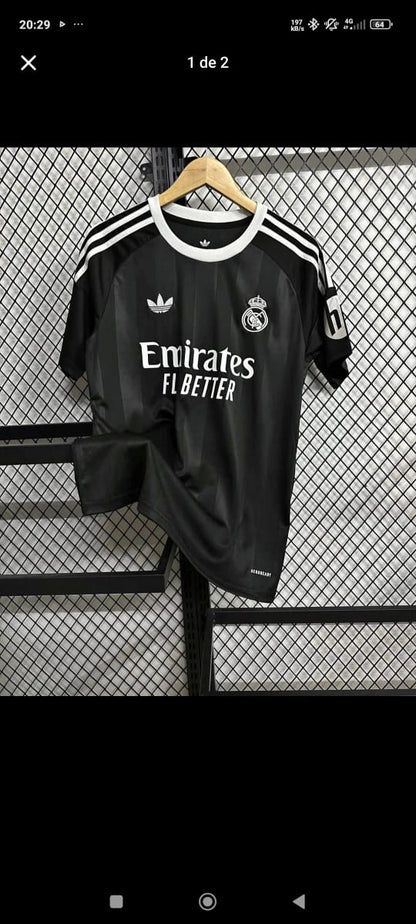 Camiseta Real Madrid Arquero Negra 25/26 - Versión Fan