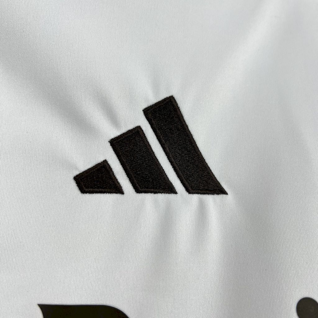 Camiseta Real Madrid Local 25/26 - Versión Fan