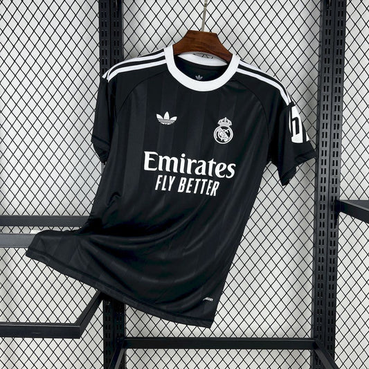 Camiseta Real Madrid Arquero Negra 25/26 - Versión Fan
