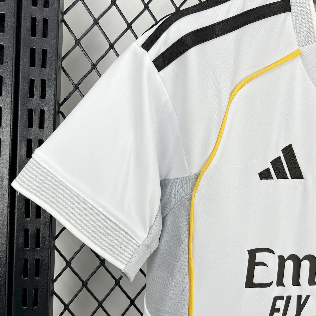 Kit Niño Real Madrid Local 25/26